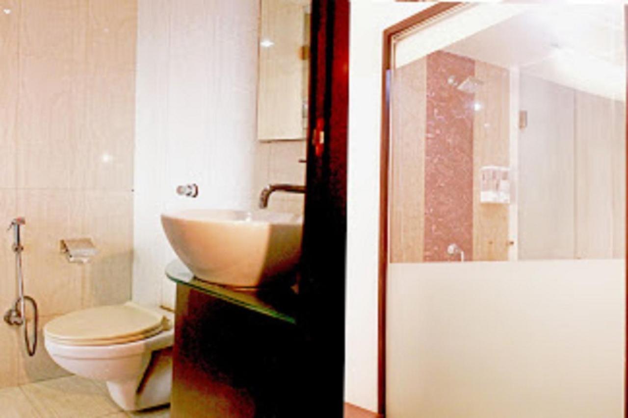 Yogi Metropolitan Hotel Navi Mumbai Exterior foto