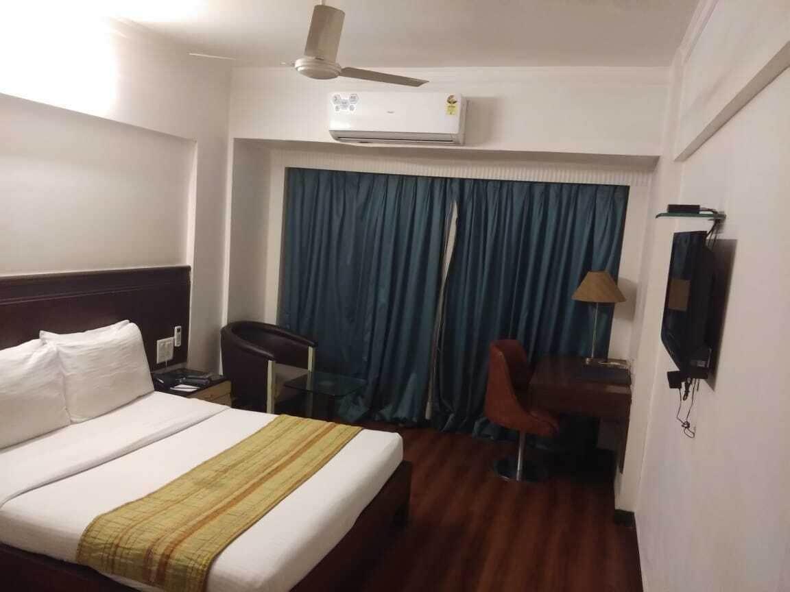 Yogi Metropolitan Hotel Navi Mumbai Exterior foto