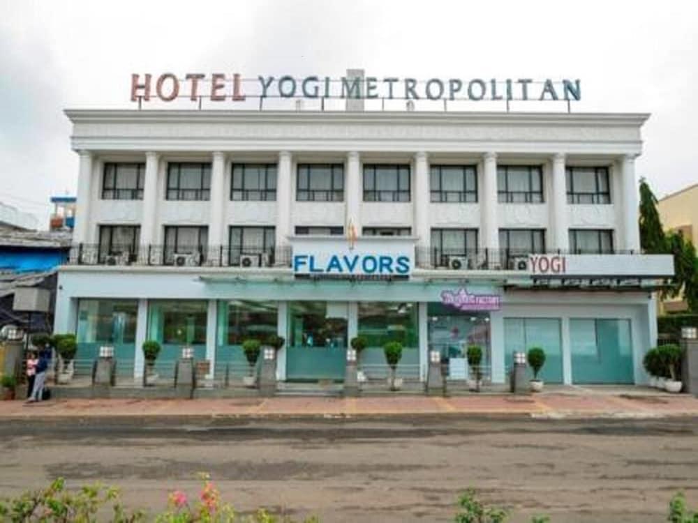 Yogi Metropolitan Hotel Navi Mumbai Exterior foto