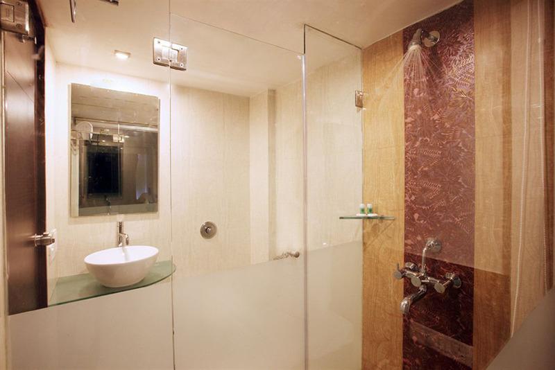 Yogi Metropolitan Hotel Navi Mumbai Exterior foto